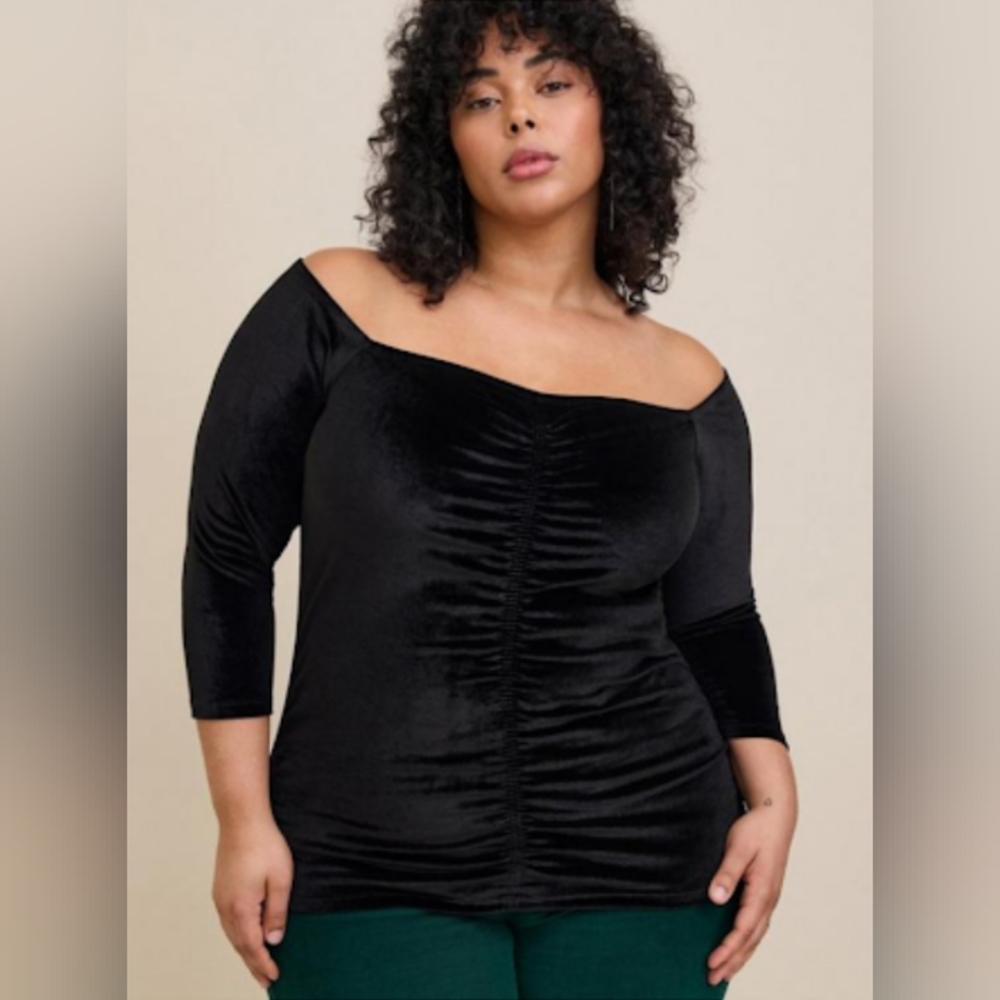 New Torrid 6X Stretch Velvet Shirred Front Off The Shoulder Top-Black 6X(30W)
